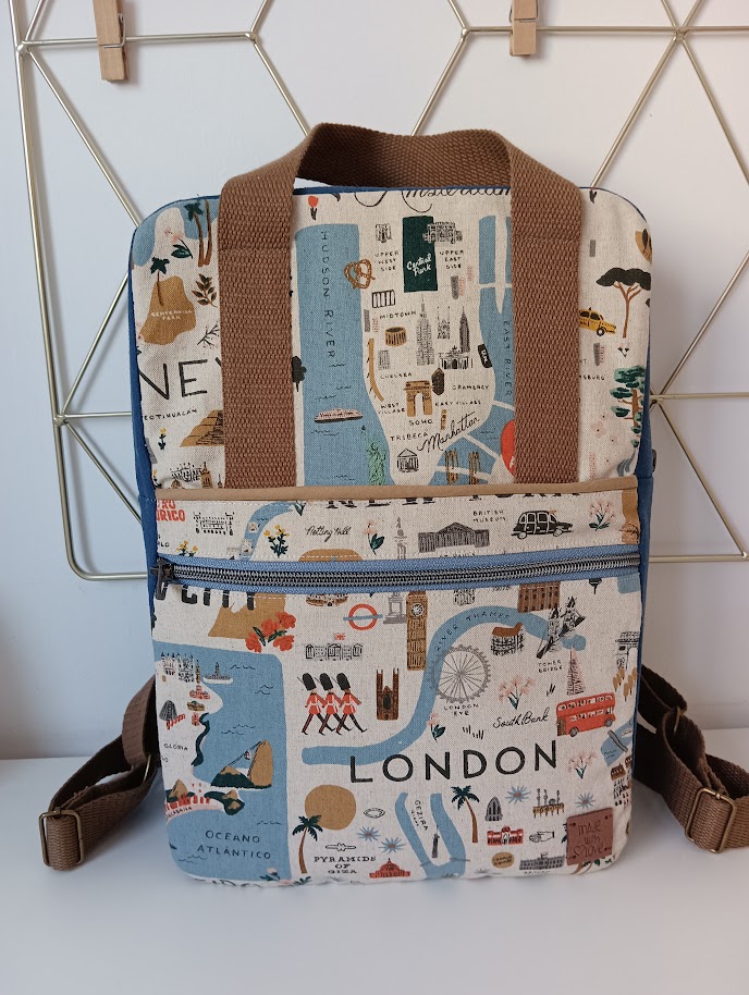 Mochila con estampado de mapa de ciudades, hecha a mano