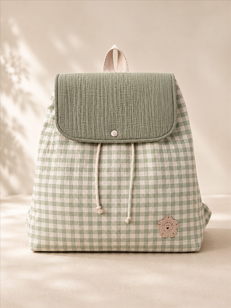 Mochila de tela de vichy verde salvia